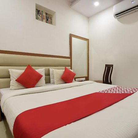 Collection O Royal Icon Hotel อุเดเปอร์ ภายนอก รูปภาพ