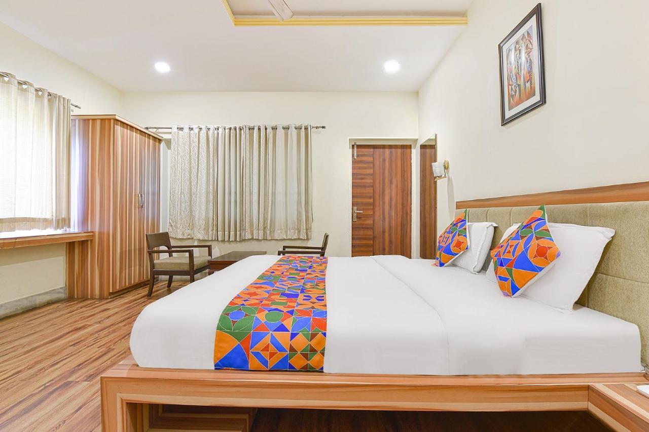 Collection O Royal Icon Hotel อุเดเปอร์ ภายนอก รูปภาพ