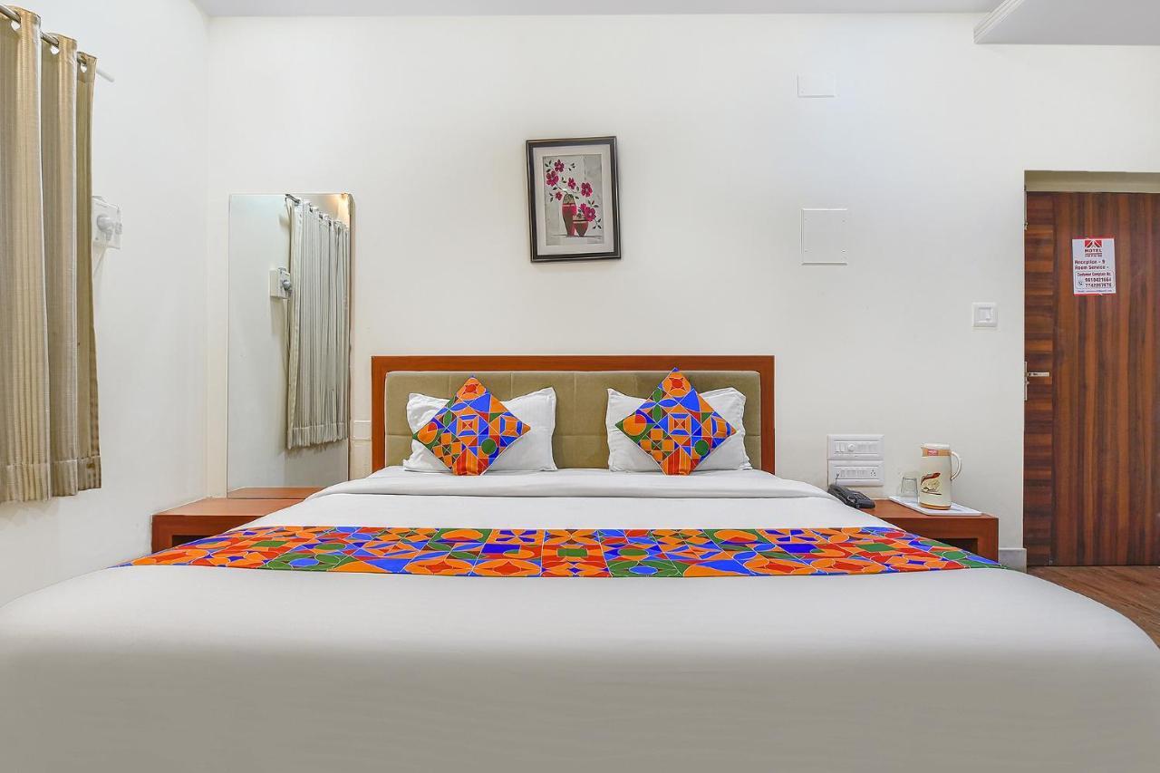 Collection O Royal Icon Hotel อุเดเปอร์ ภายนอก รูปภาพ