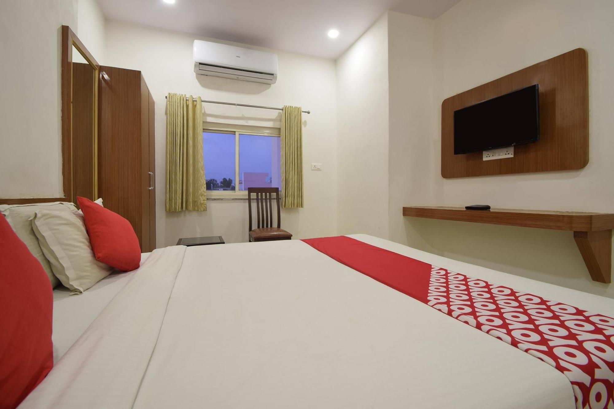 Collection O Royal Icon Hotel อุเดเปอร์ ภายนอก รูปภาพ
