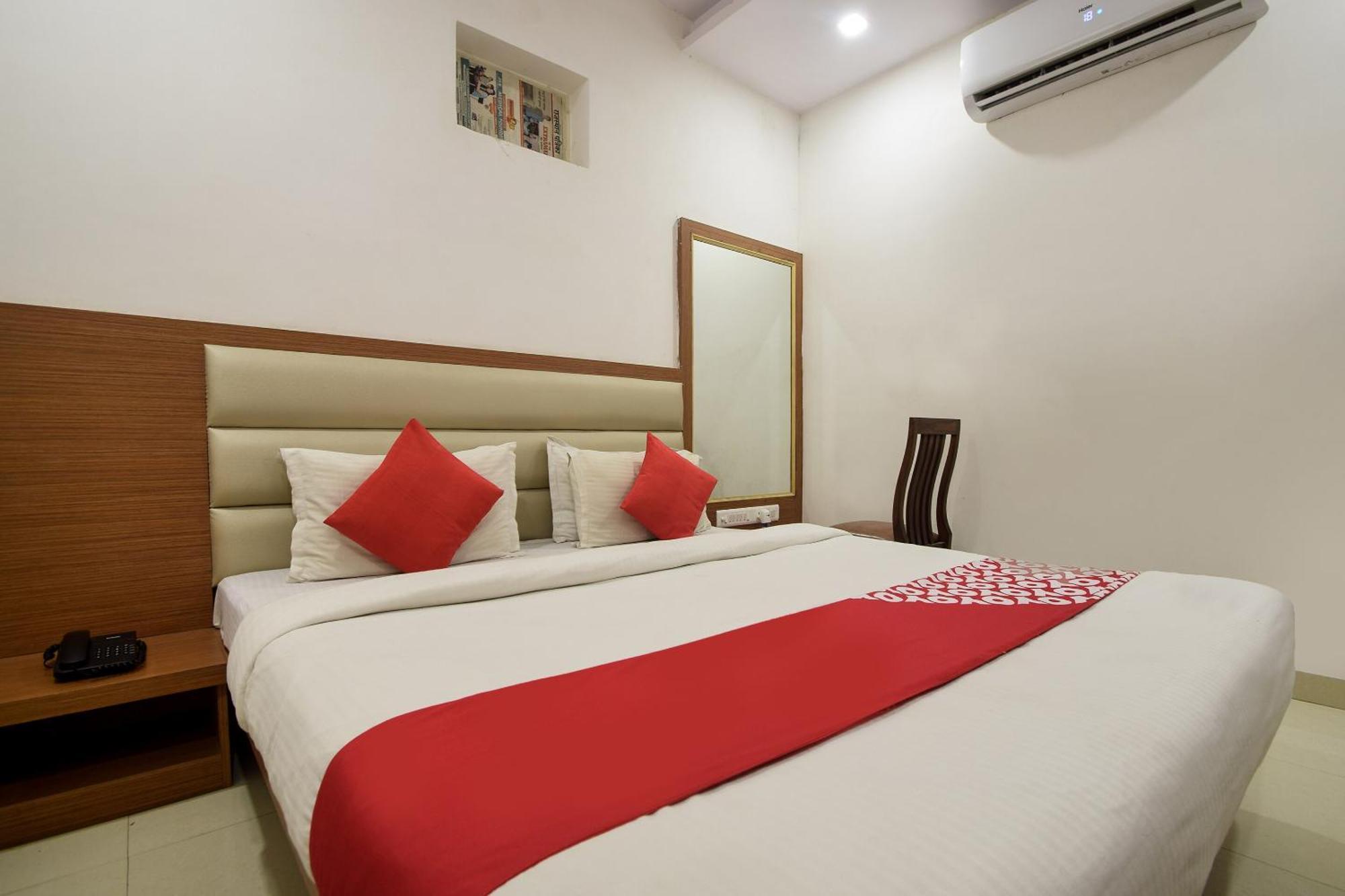 Collection O Royal Icon Hotel อุเดเปอร์ ภายนอก รูปภาพ