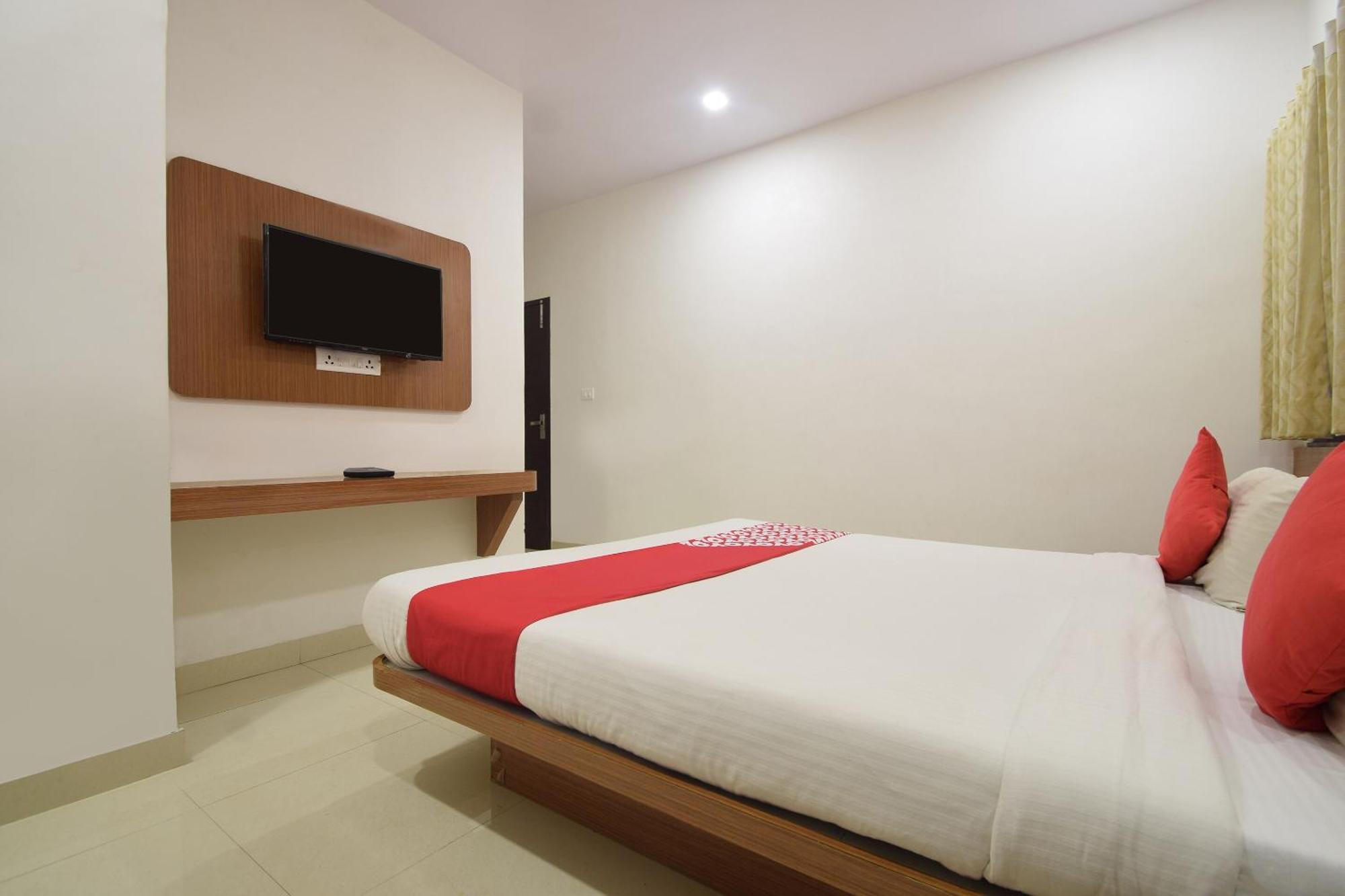 Collection O Royal Icon Hotel อุเดเปอร์ ภายนอก รูปภาพ