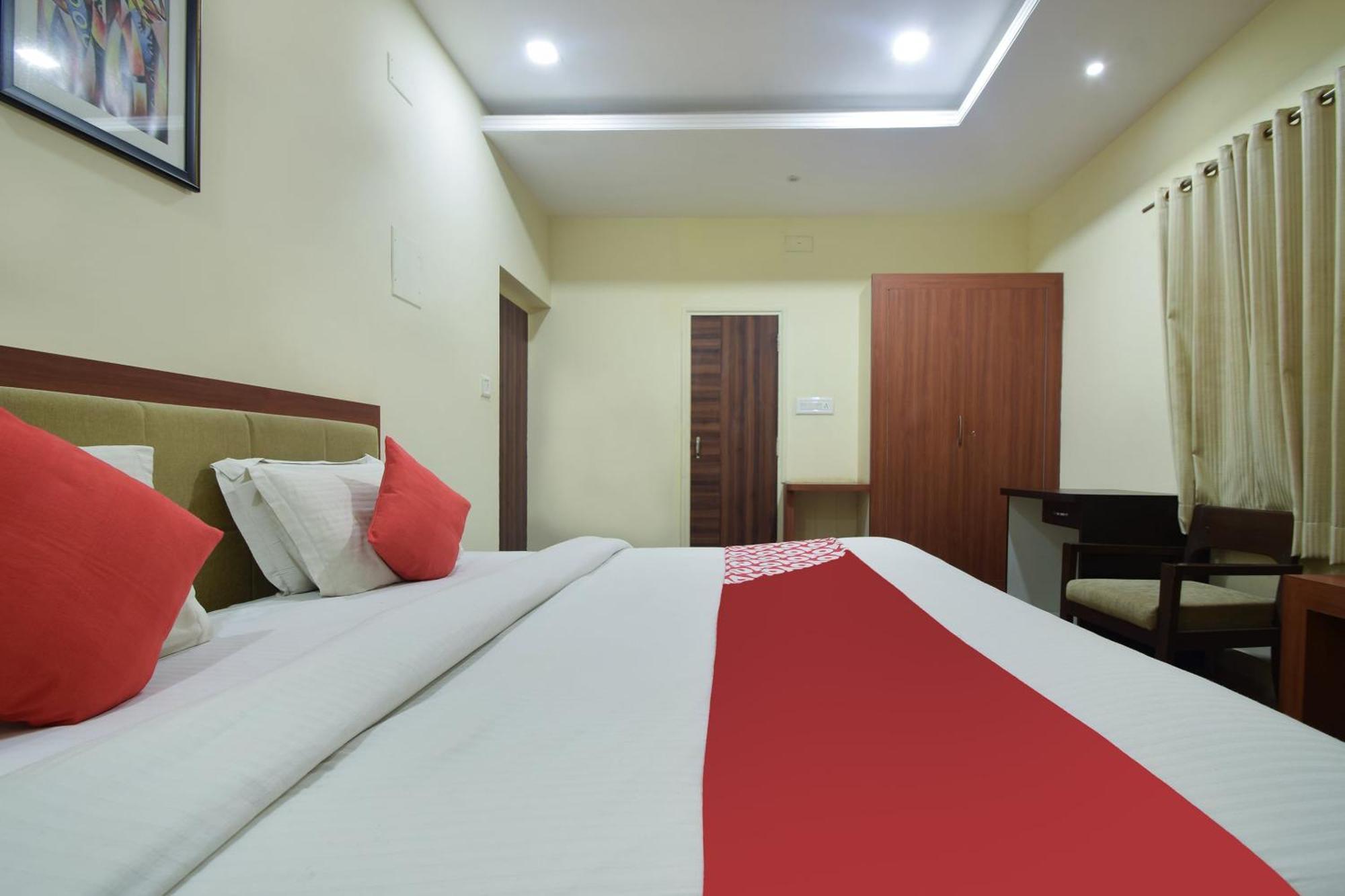 Collection O Royal Icon Hotel อุเดเปอร์ ภายนอก รูปภาพ