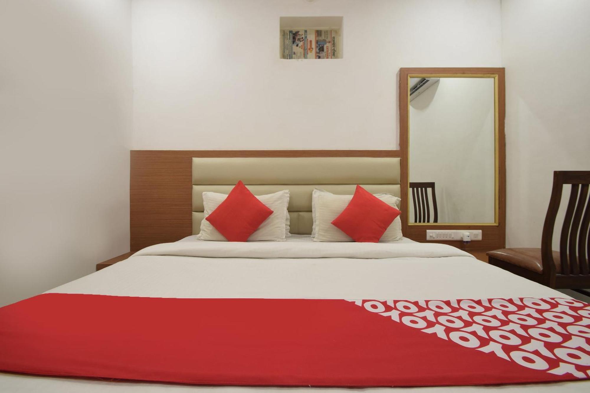 Collection O Royal Icon Hotel อุเดเปอร์ ภายนอก รูปภาพ