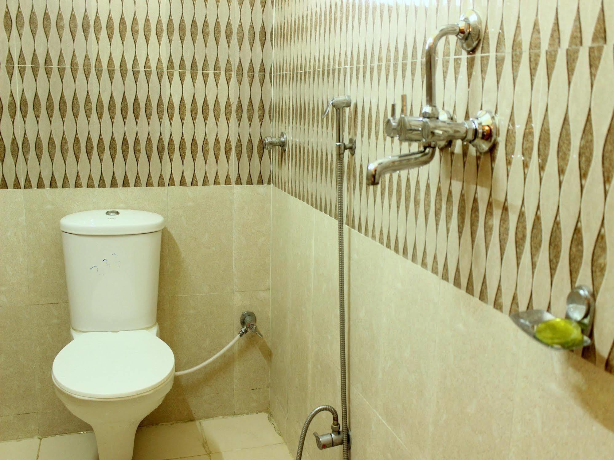 Collection O Royal Icon Hotel อุเดเปอร์ ภายนอก รูปภาพ