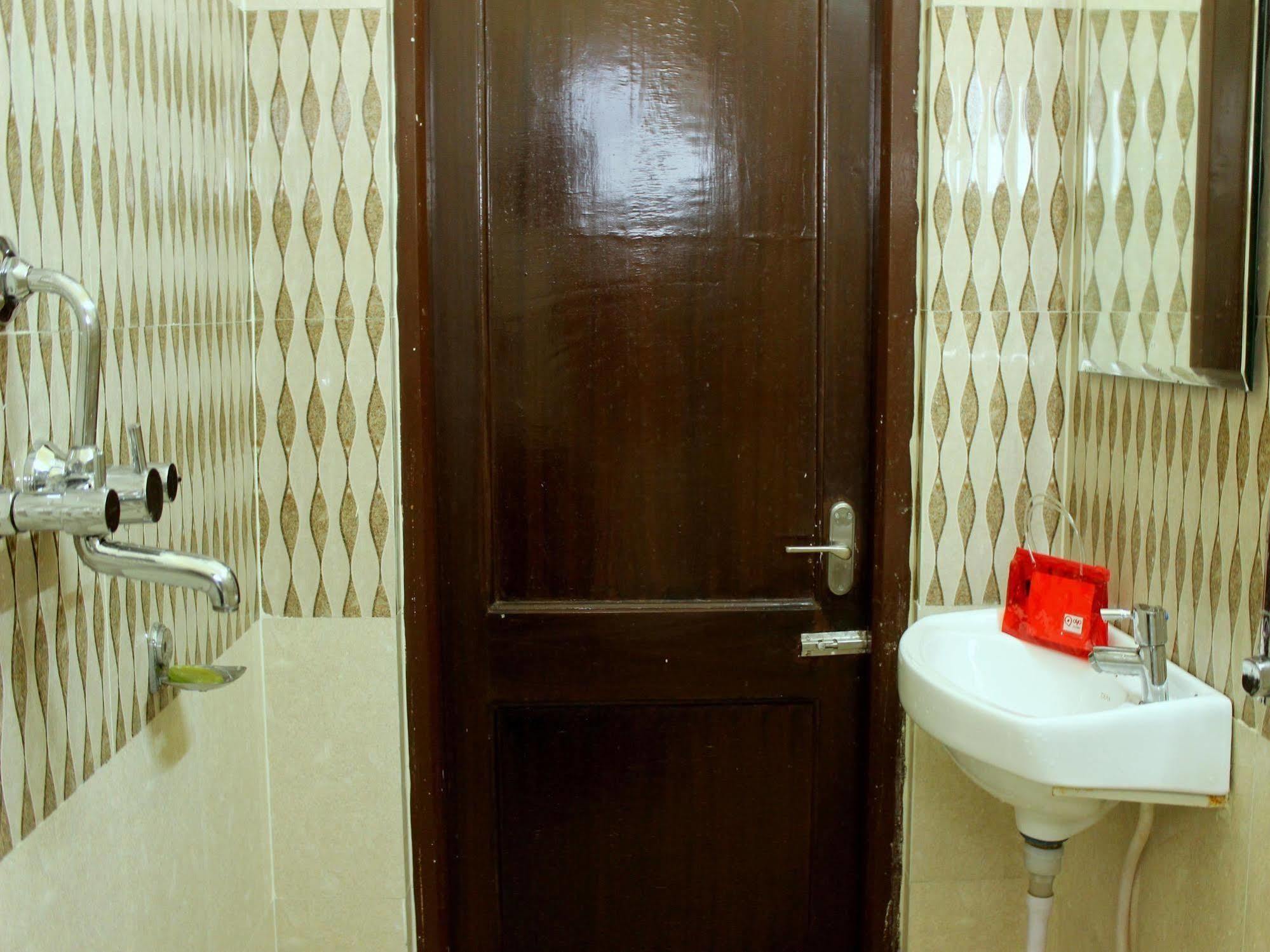 Collection O Royal Icon Hotel อุเดเปอร์ ภายนอก รูปภาพ