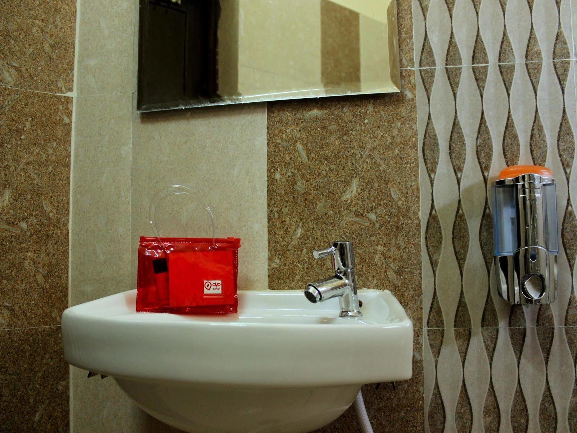 Collection O Royal Icon Hotel อุเดเปอร์ ภายนอก รูปภาพ