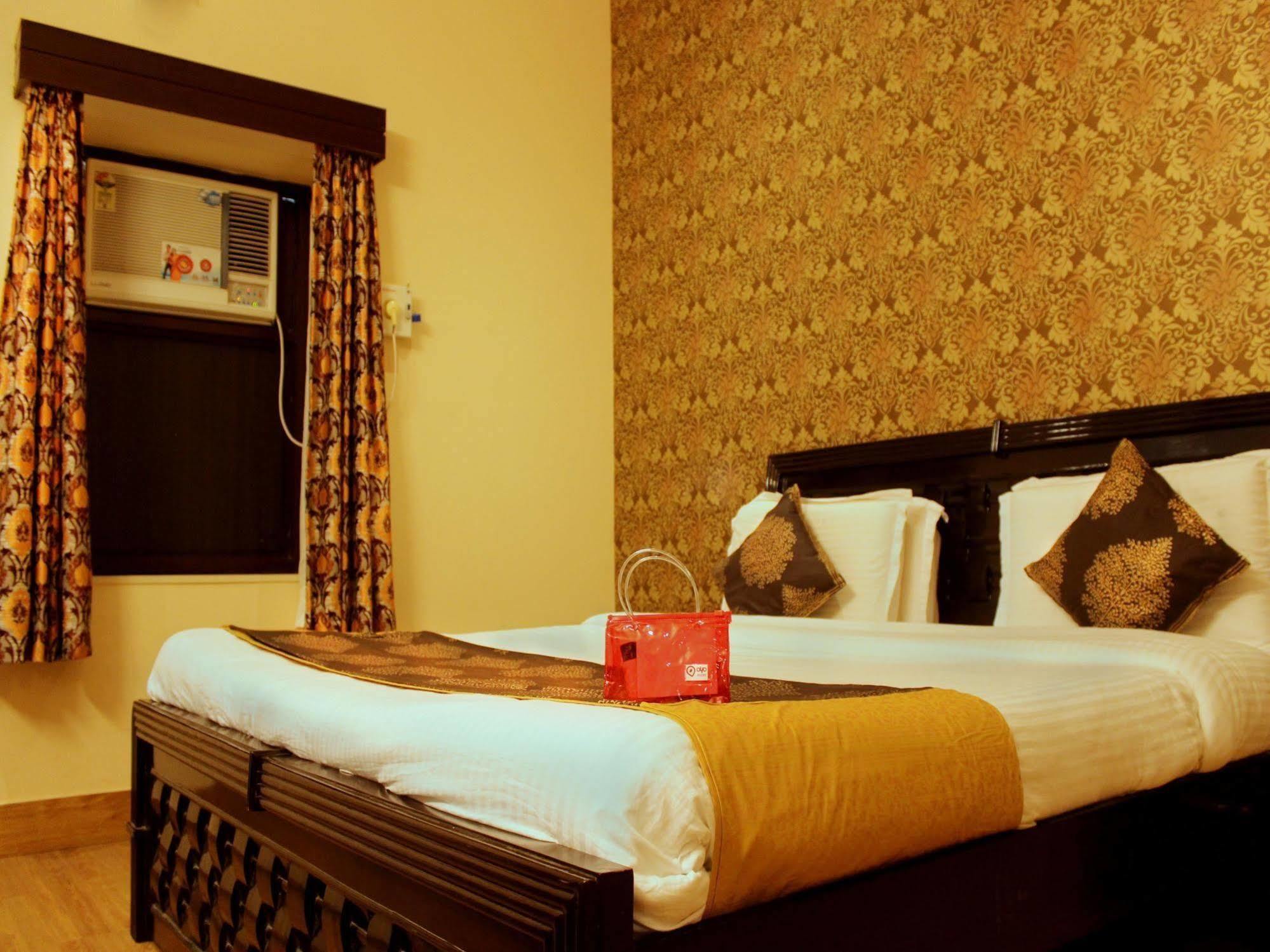 Collection O Royal Icon Hotel อุเดเปอร์ ภายนอก รูปภาพ