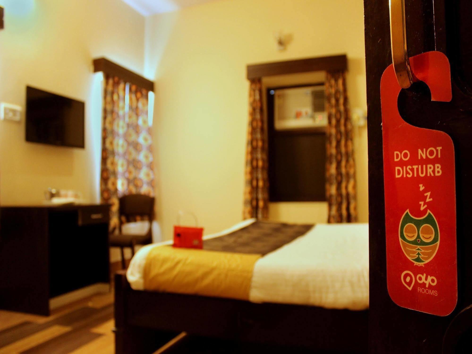 Collection O Royal Icon Hotel อุเดเปอร์ ภายนอก รูปภาพ